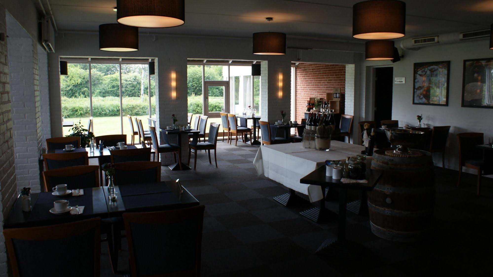 Hotel Bredehus Bredsten  外观 照片
